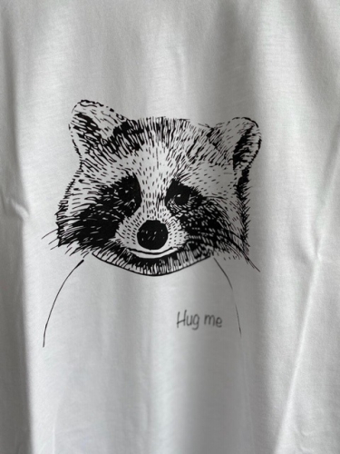(w) T-Shirt TX Hug me