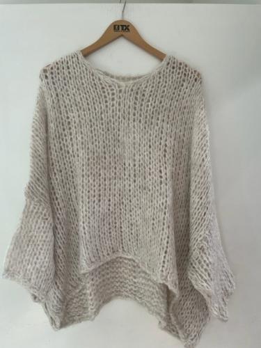 (w) Pulli Lora calce