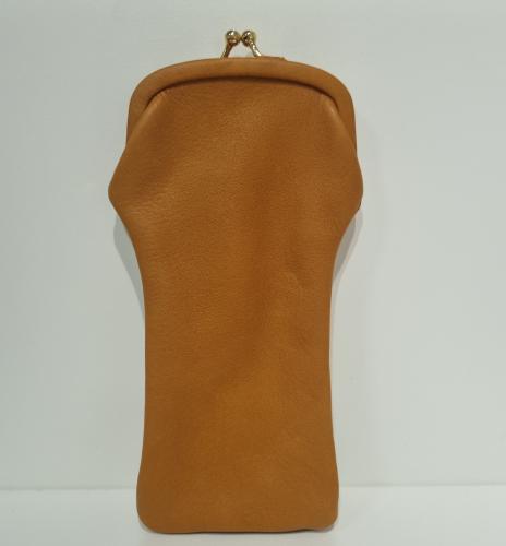 (w) Brillenetui cognac