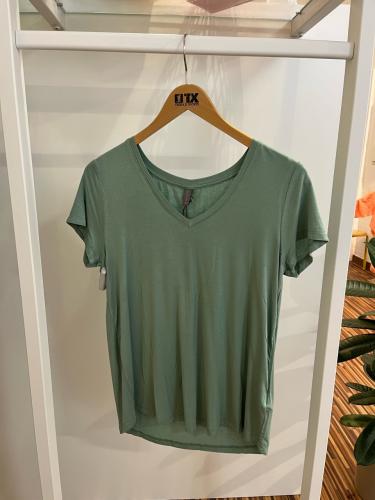 (w) T-Shirt Culture CUpoppy V-Neck granite green