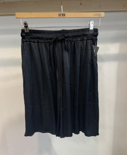 w) Pant TY_B902256 schwarz  kurz