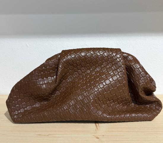 (w)  Clutch braun