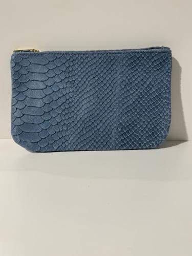 (w) Medium Clutch snake blue