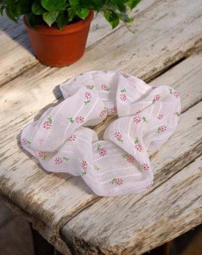 (w) Scrunchie Flowers pink