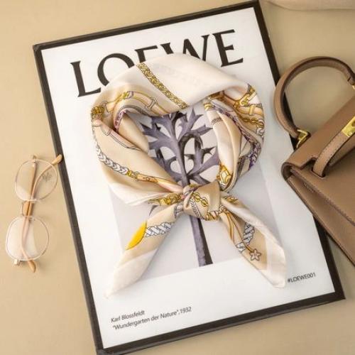 (w) Scarf ivory